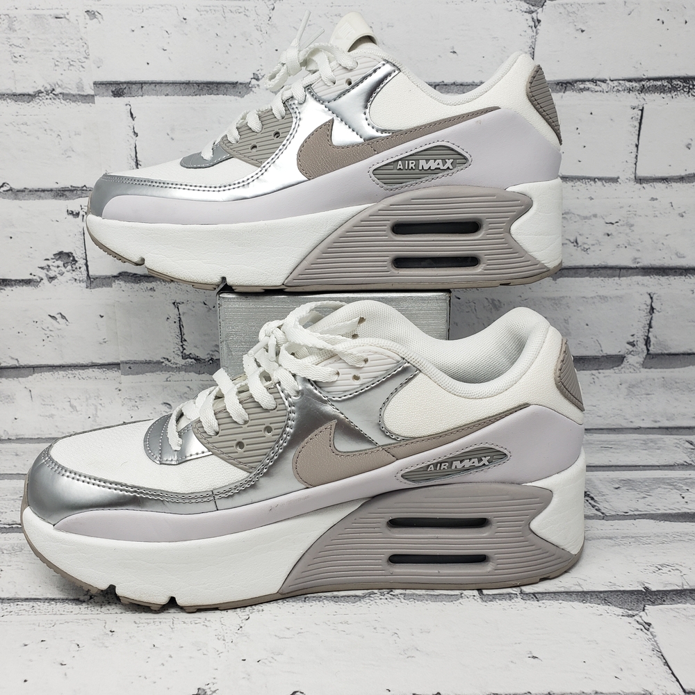 Nike Air Max 90 LV8 Women's Sneakers - White/Silver/Mauve